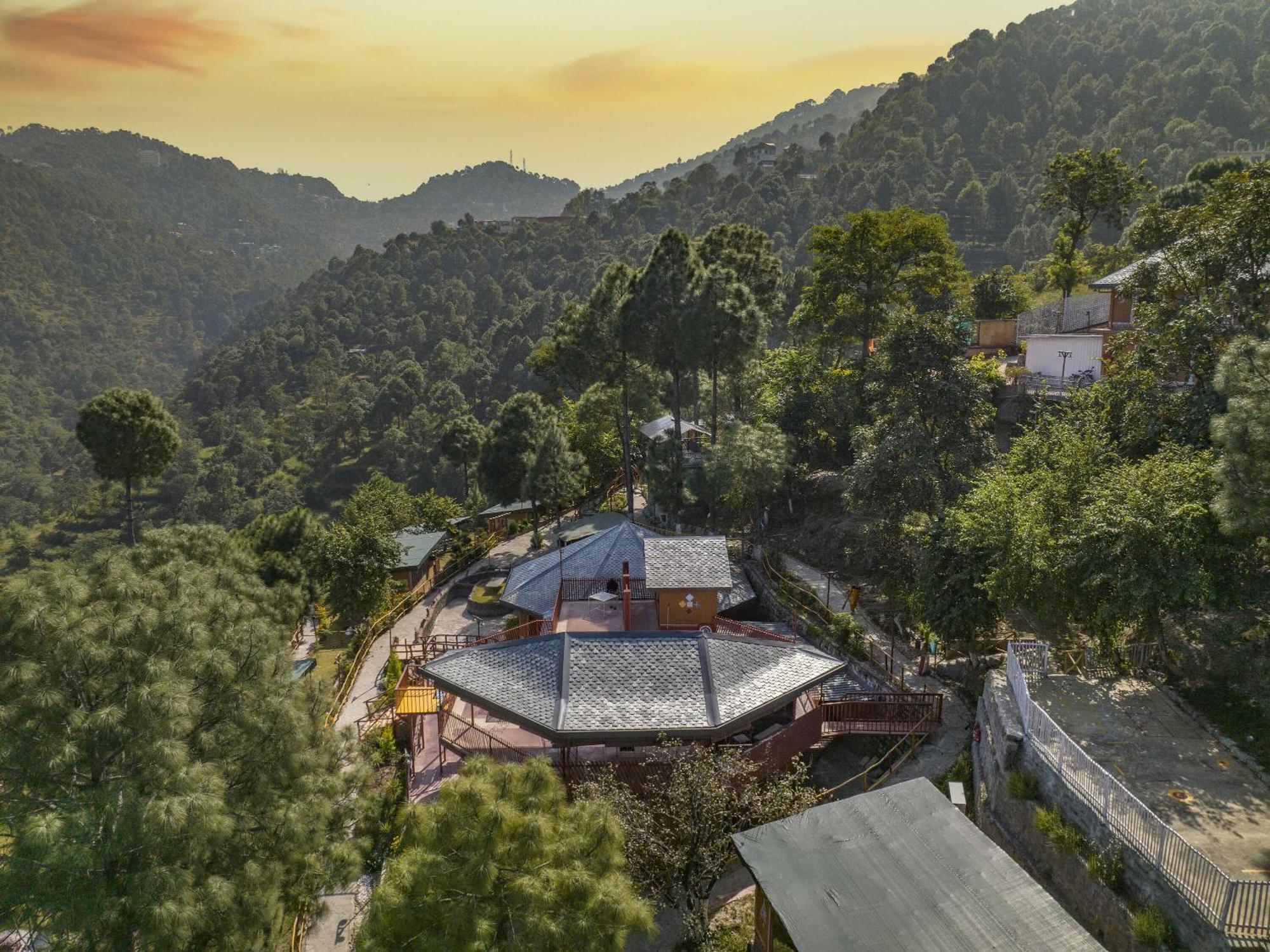 Отель A Kasauli Ggaon By Echor Экстерьер фото